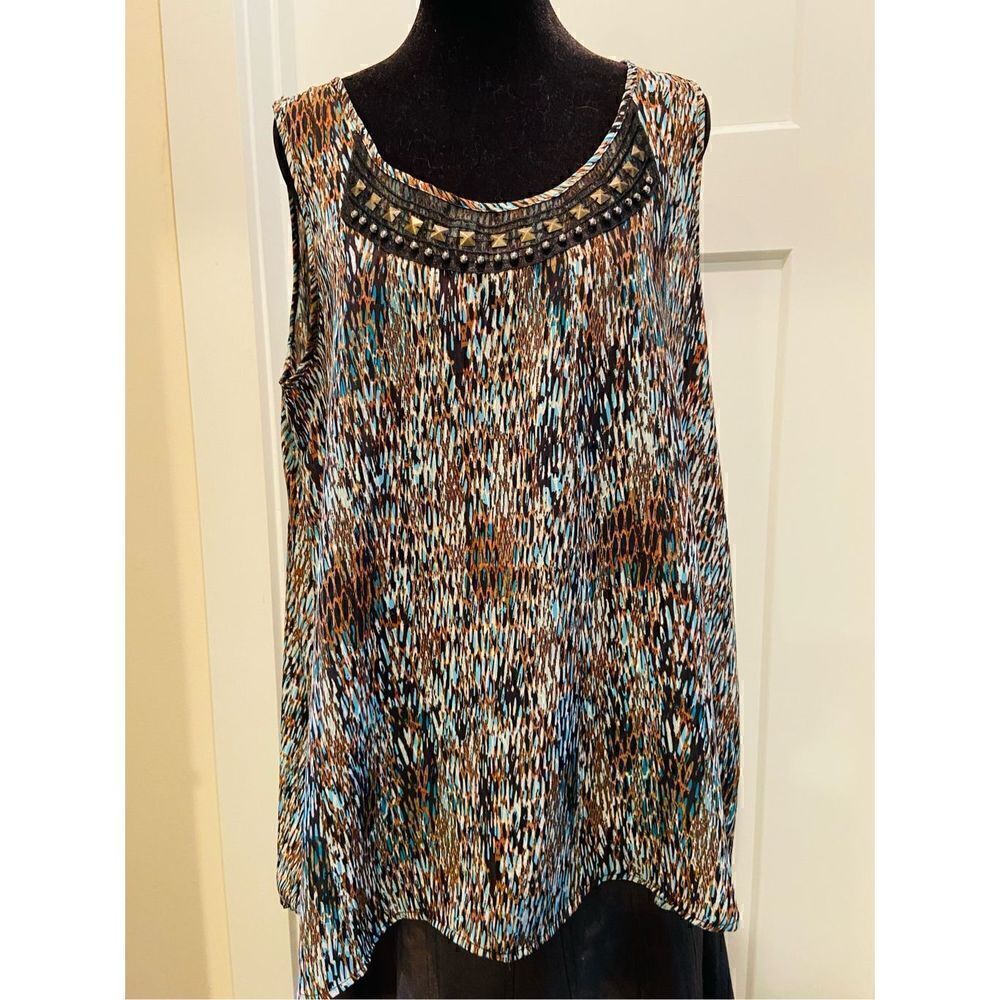 Notations Women's Sleeveless, Scoop Neck with Embellishments Large Animal Print-